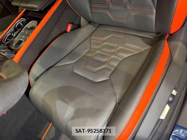 Lamborghini URUS 2025-05 2099783-16