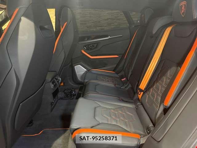 Lamborghini URUS 2025-05 2099783-17