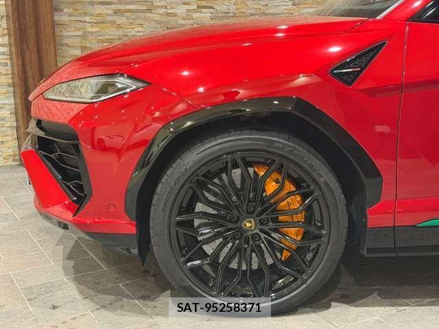 Lamborghini URUS 2025-05 2099783-18