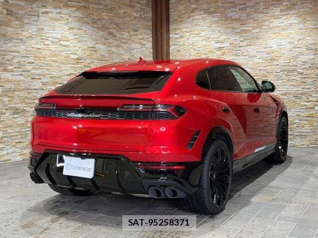 Lamborghini URUS 2025-05 2099783-6