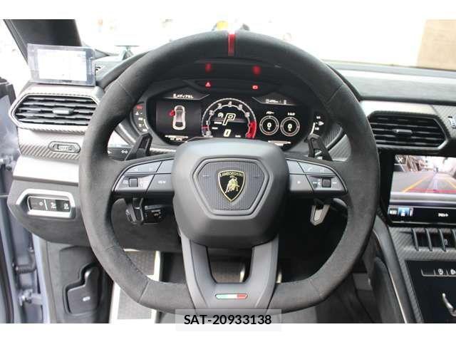 Lamborghini URUS 2025-05 3673413-9