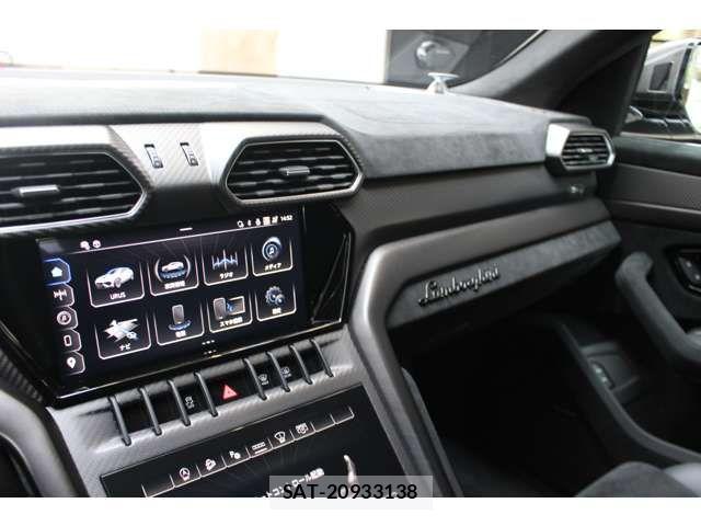 Lamborghini URUS 2025-05 3673413-10