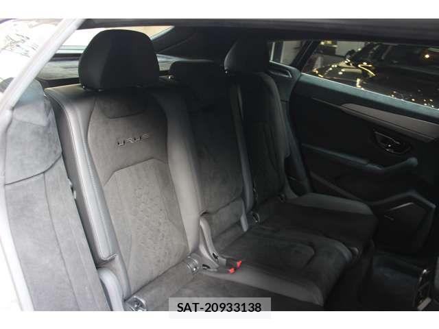 Lamborghini URUS 2025-05 3673413-15