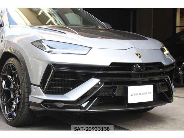Lamborghini URUS 2025-05 3673413-5