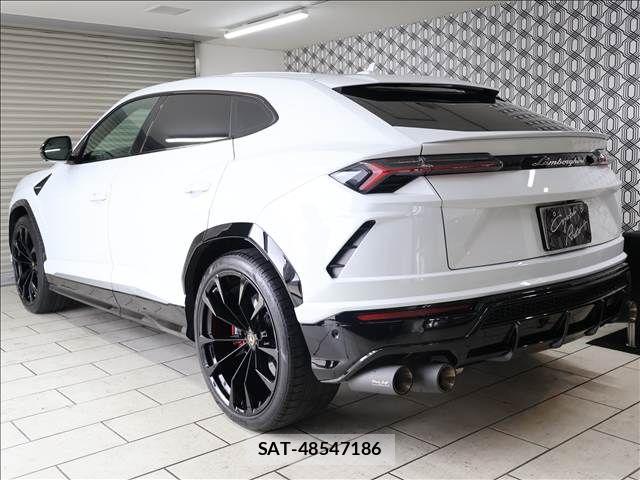 Lamborghini URUS 2019-09 6612595-1