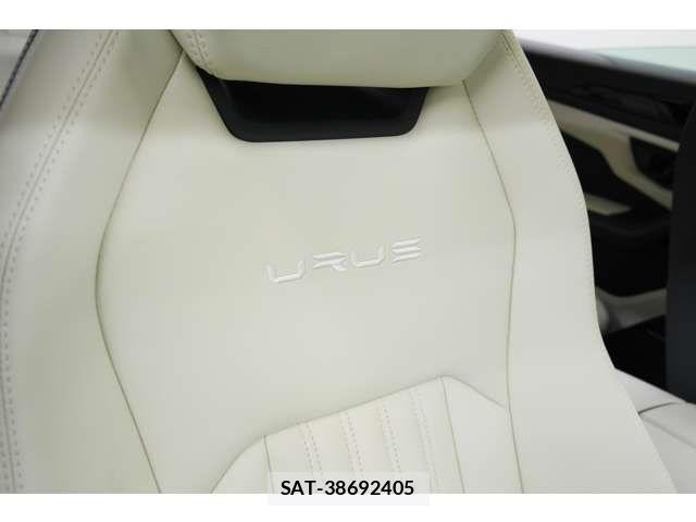 Lamborghini URUS 2024-04 6907196-9