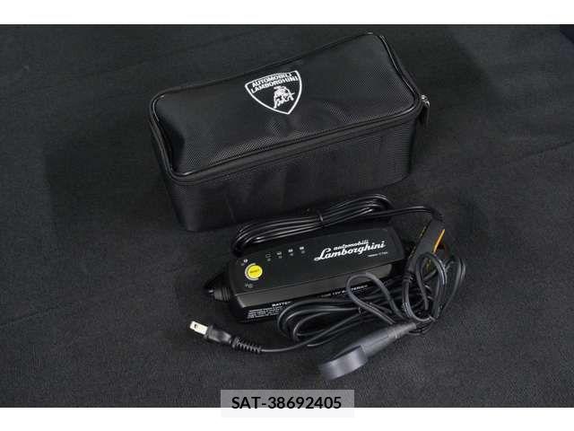 Lamborghini URUS 2024-04 6907196-2