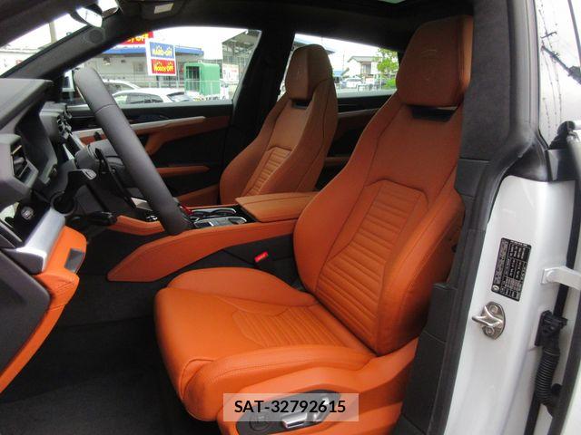 Lamborghini URUS 2025-06 7220457-12
