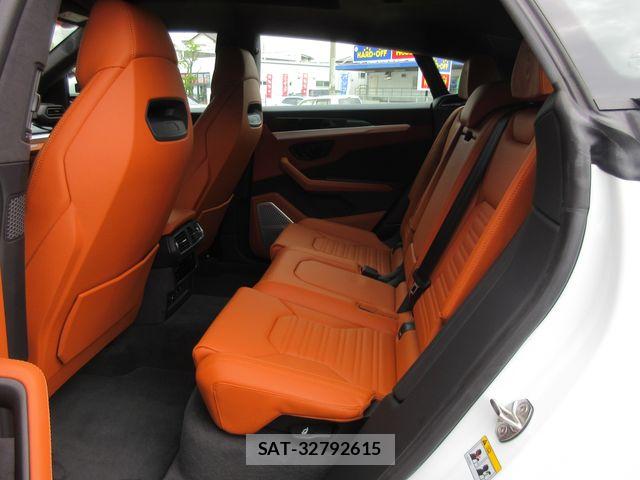 Lamborghini URUS 2025-06 7220457-15