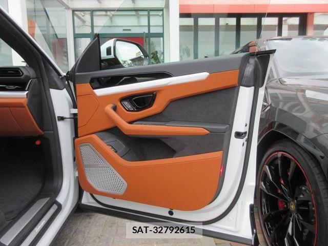 Lamborghini URUS 2025-06 7220457-16