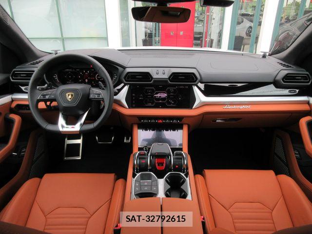 Lamborghini URUS 2025-06 7220457-1