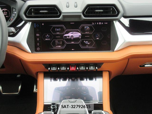 Lamborghini URUS 2025-06 7220457-23
