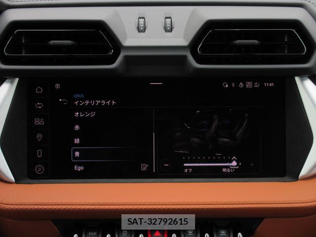 Lamborghini URUS 2025-06 7220457-27
