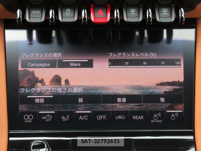Lamborghini URUS 2025-06 7220457-28