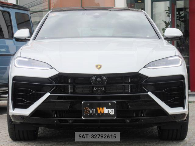 Lamborghini URUS 2025-06 7220457-2