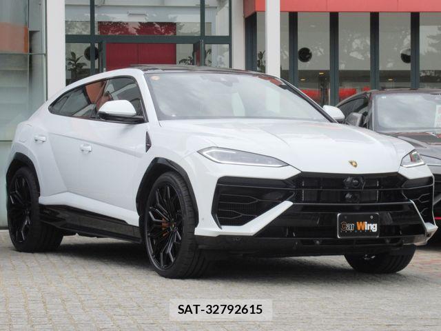 Lamborghini URUS 2025-06 7220457-3