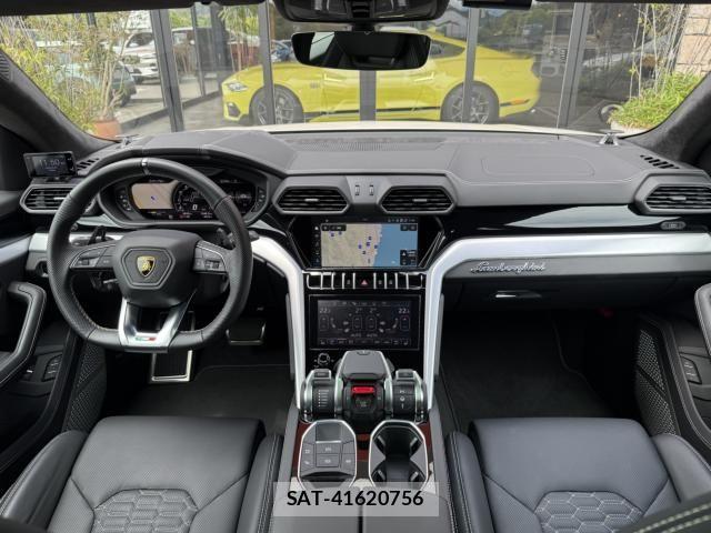 Lamborghini URUS 2022-02 7220447-28
