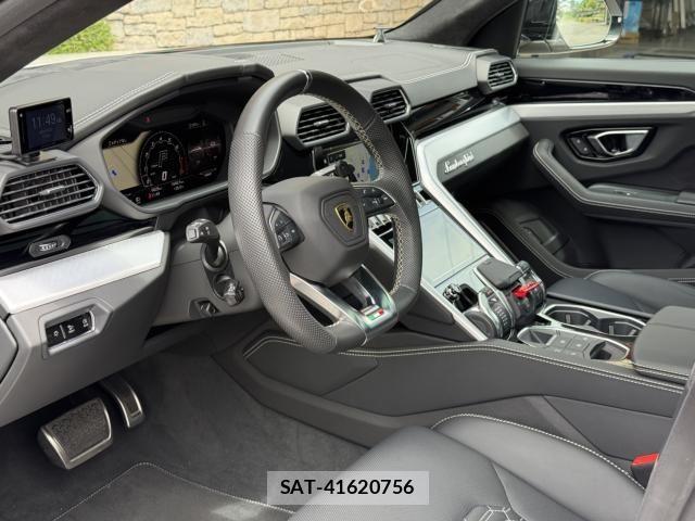 Lamborghini URUS 2022-02 7220447-3
