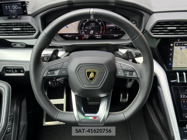 Lamborghini URUS 2022-02 7220447-4