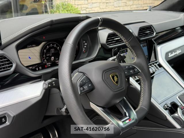 Lamborghini URUS 2022-02 7220447-7