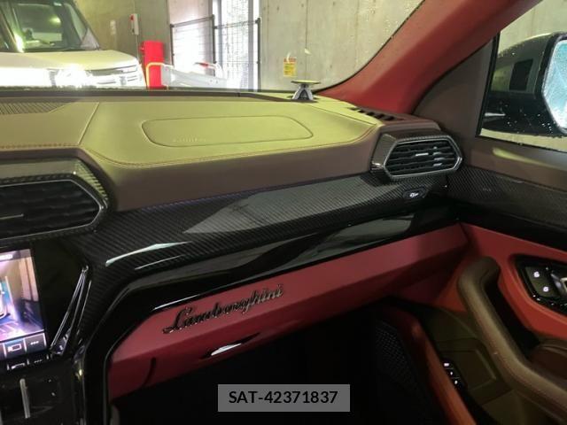 Lamborghini URUS 2021-12 7272143-22