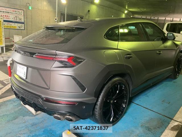 Lamborghini URUS 2021-12 7272143-6