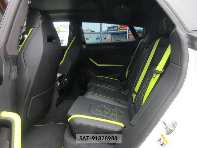 Lamborghini URUS 2025-10 7358325-10