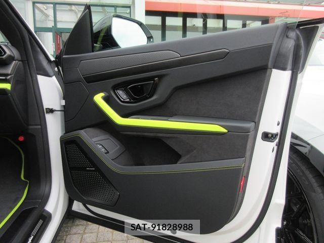Lamborghini URUS 2025-10 7358325-11