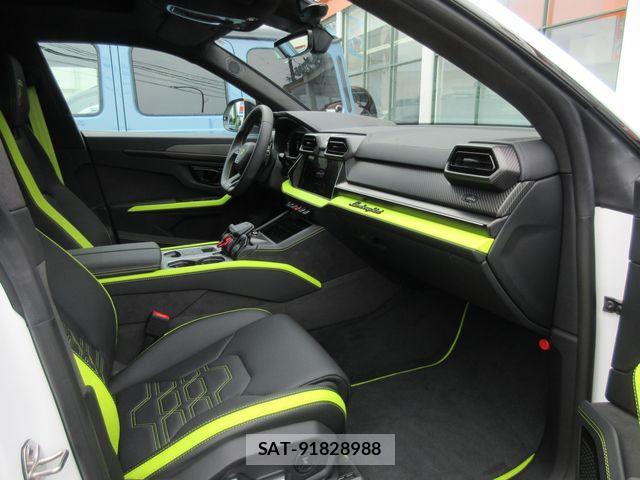 Lamborghini URUS 2025-10 7358325-13
