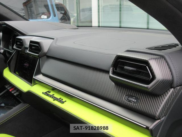 Lamborghini URUS 2025-10 7358325-14