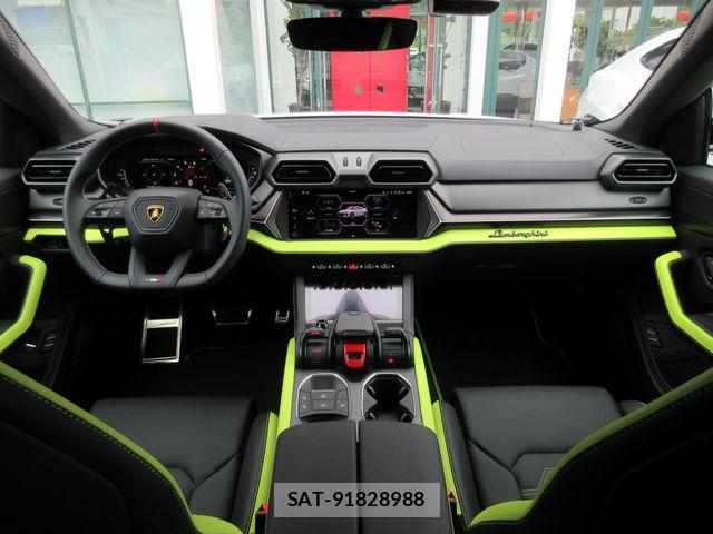 Lamborghini URUS 2025-10 7358325-1
