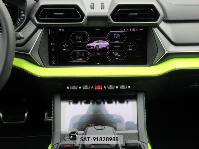Lamborghini URUS 2025-10 7358325-20
