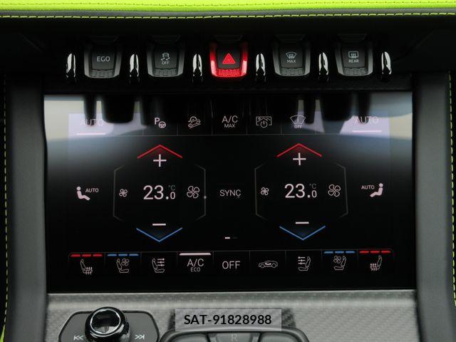 Lamborghini URUS 2025-10 7358325-28