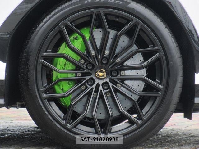 Lamborghini URUS 2025-10 7358325-4