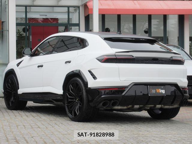 Lamborghini URUS 2025-10 7358325-6