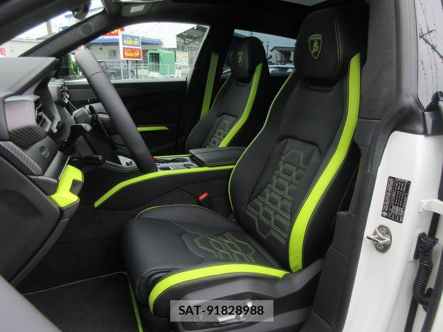 Lamborghini URUS 2025-10 7358325-8