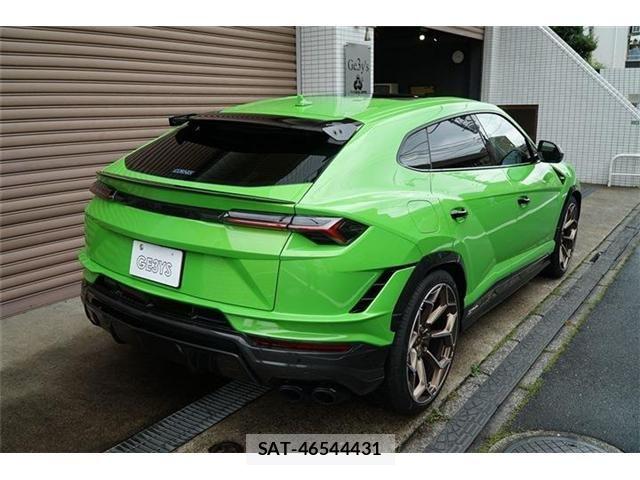 Lamborghini URUS 2024-12 7724701-9