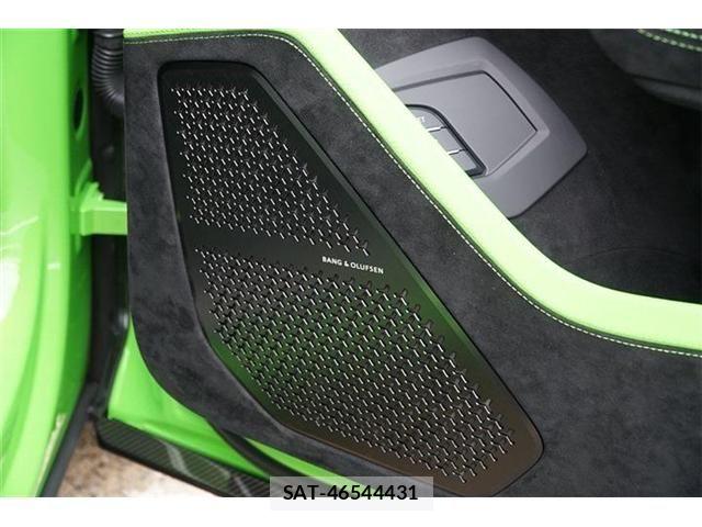 Lamborghini URUS 2024-12 7724701-15