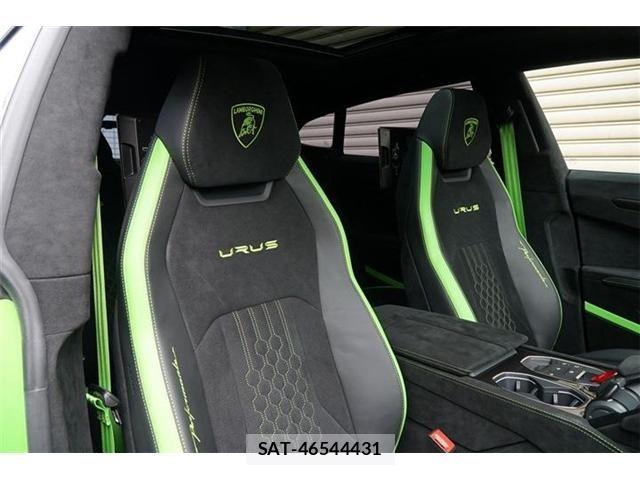 Lamborghini URUS 2024-12 7724701-16