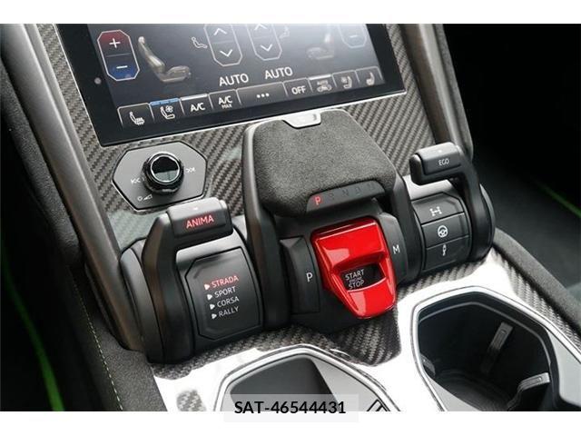 Lamborghini URUS 2024-12 7724701-26