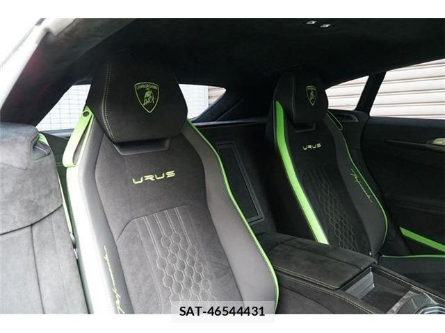 Lamborghini URUS 2024-12 7724701-28