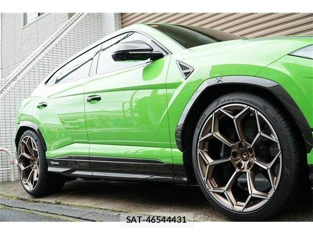 Lamborghini URUS 2024-12 7724701-3