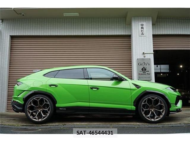 Lamborghini URUS 2024-12 7724701-8