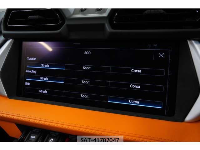 Lamborghini URUS 2025-09 7786117-11