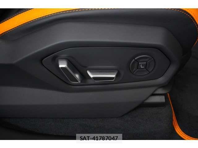 Lamborghini URUS 2025-09 7786117-16