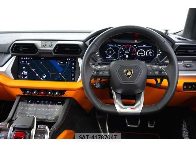 Lamborghini URUS 2025-09 7786117-7