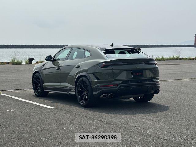 Lamborghini URUS 2026-07 8366543-26