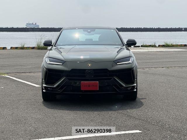 Lamborghini URUS 2026-07 8366543-29