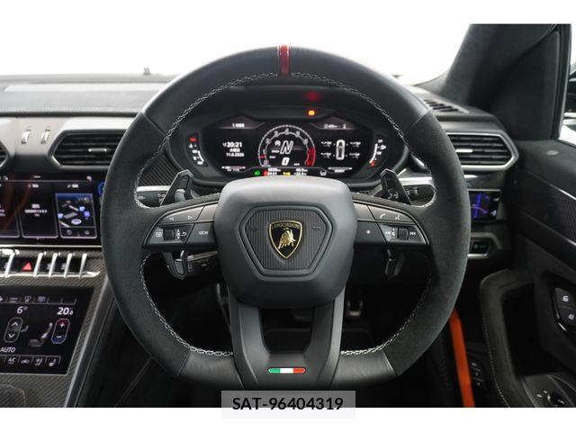 Lamborghini URUS 2023-06 8525407-14