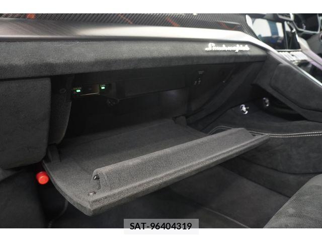 Lamborghini URUS 2023-06 8525407-26